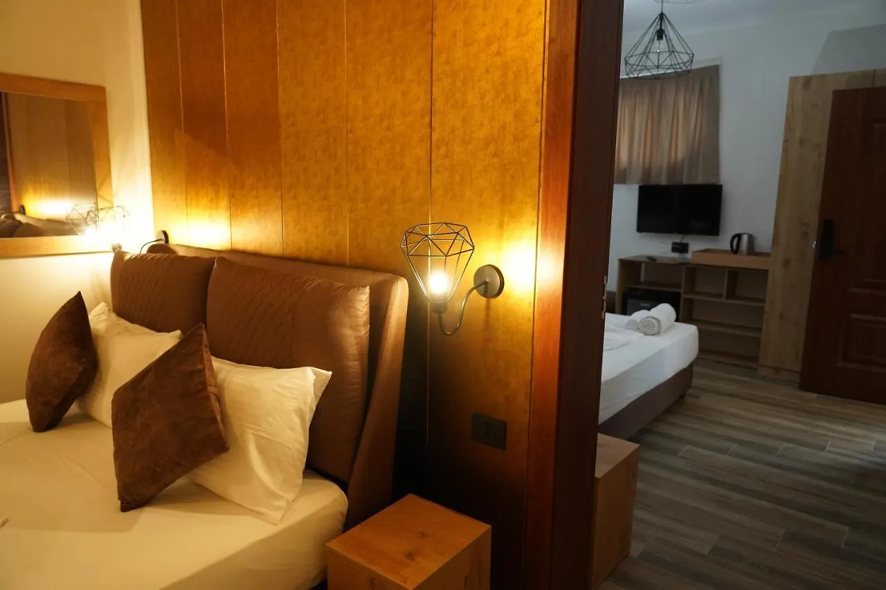 Hotel Monaco & Garden Golem  Αλβανία